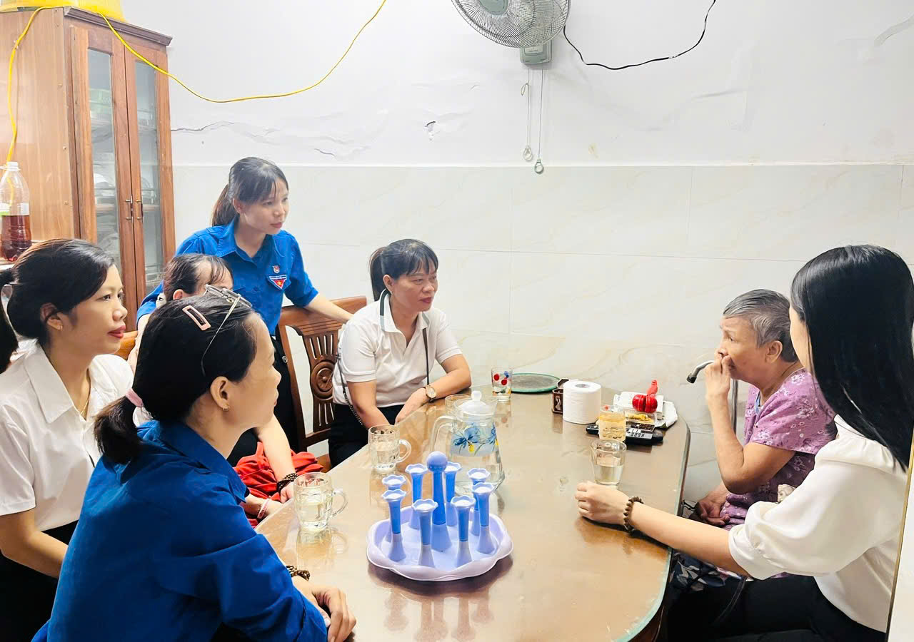 TRƯỜNG MẦM NON HOÀNG CÚC TRI ÂN CÁC GIA ĐÌNH THƯƠNG BINH NHÂN KỶ NIỆM 78 NĂM NGÀY THƯƠNG BINH - LIỆT SĨ