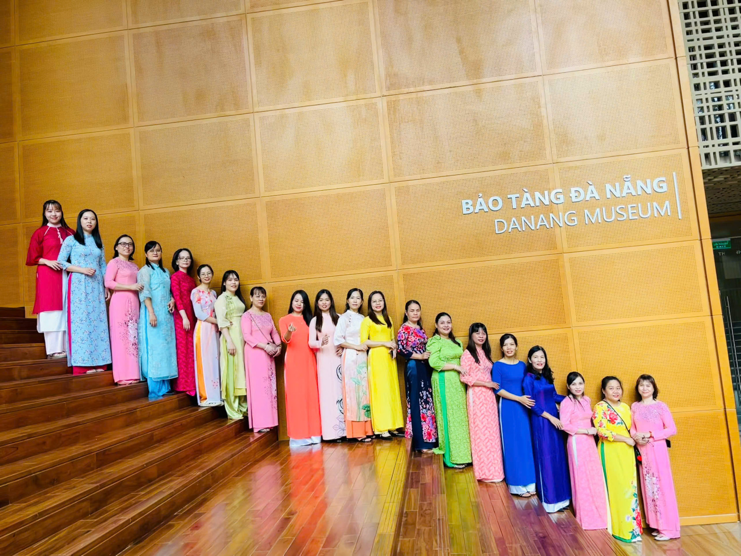 CHI BỘ TRƯỜNG MẦM NON HOÀNG CÚC TỔ CHỨC SINH HOẠT CHUYÊN ĐỀ TẠI  BẢO TÀNG ĐÀ NẴNG