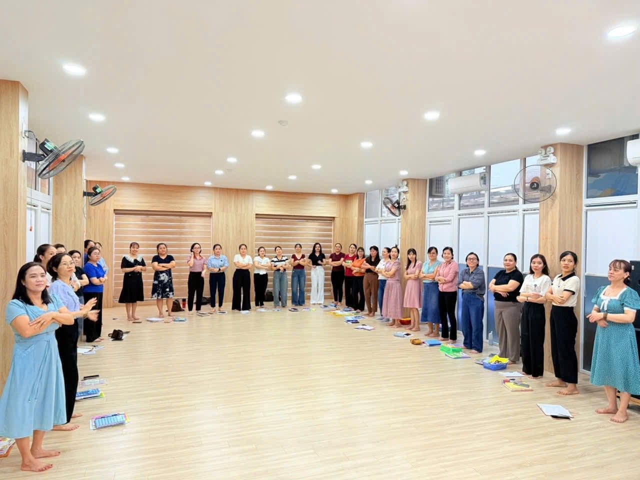 TRƯỜNG MN HOÀNG CÚC TỔ CHỨC TẬP HUẤN CHUYÊN MÔN