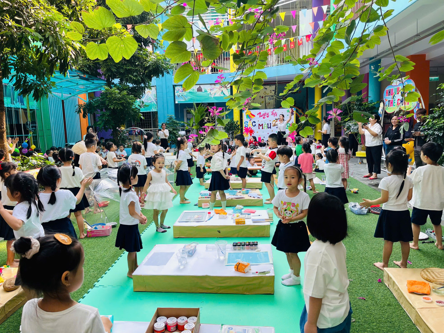 TRƯỜNG MẦM NON HOÀNG CÚC TỔ CHỨC NGÀY HỘI “SẮC MÀU CỦA BÉ”